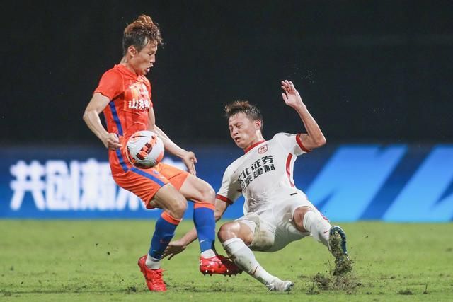 在U17世界杯1/4决赛阿根廷3-0战胜巴西的比赛中，他上演帽子戏法，一人包办全部进球。